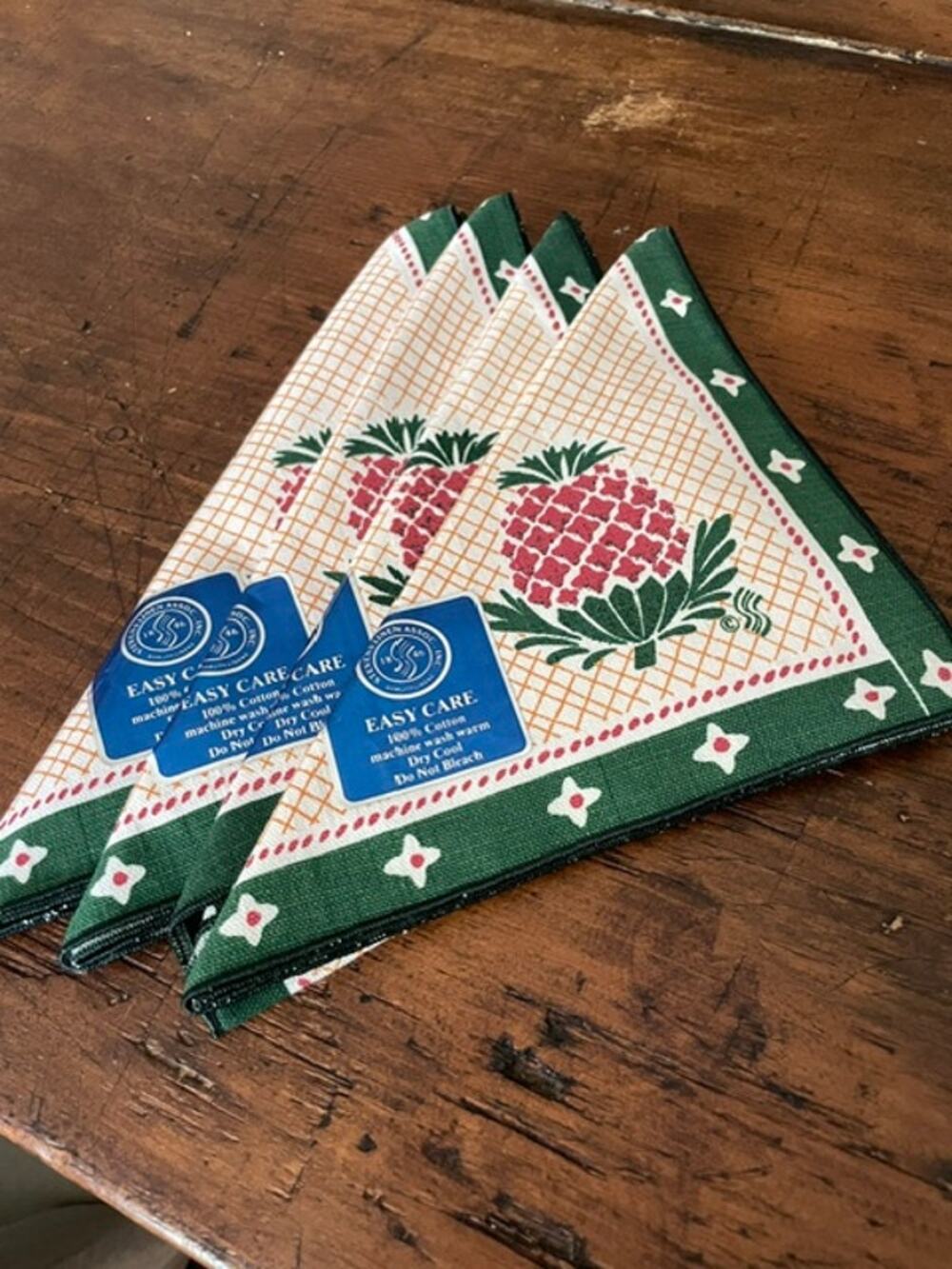 Set of 4 Vintage Pineapple Cotton Napkins Green Border Tropical Table Linens NWT